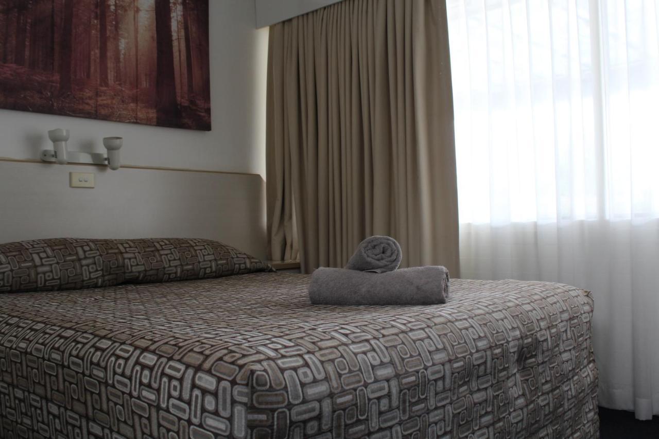 تينتيرفيلد Tally Ho Motor Inn المظهر الخارجي الصورة