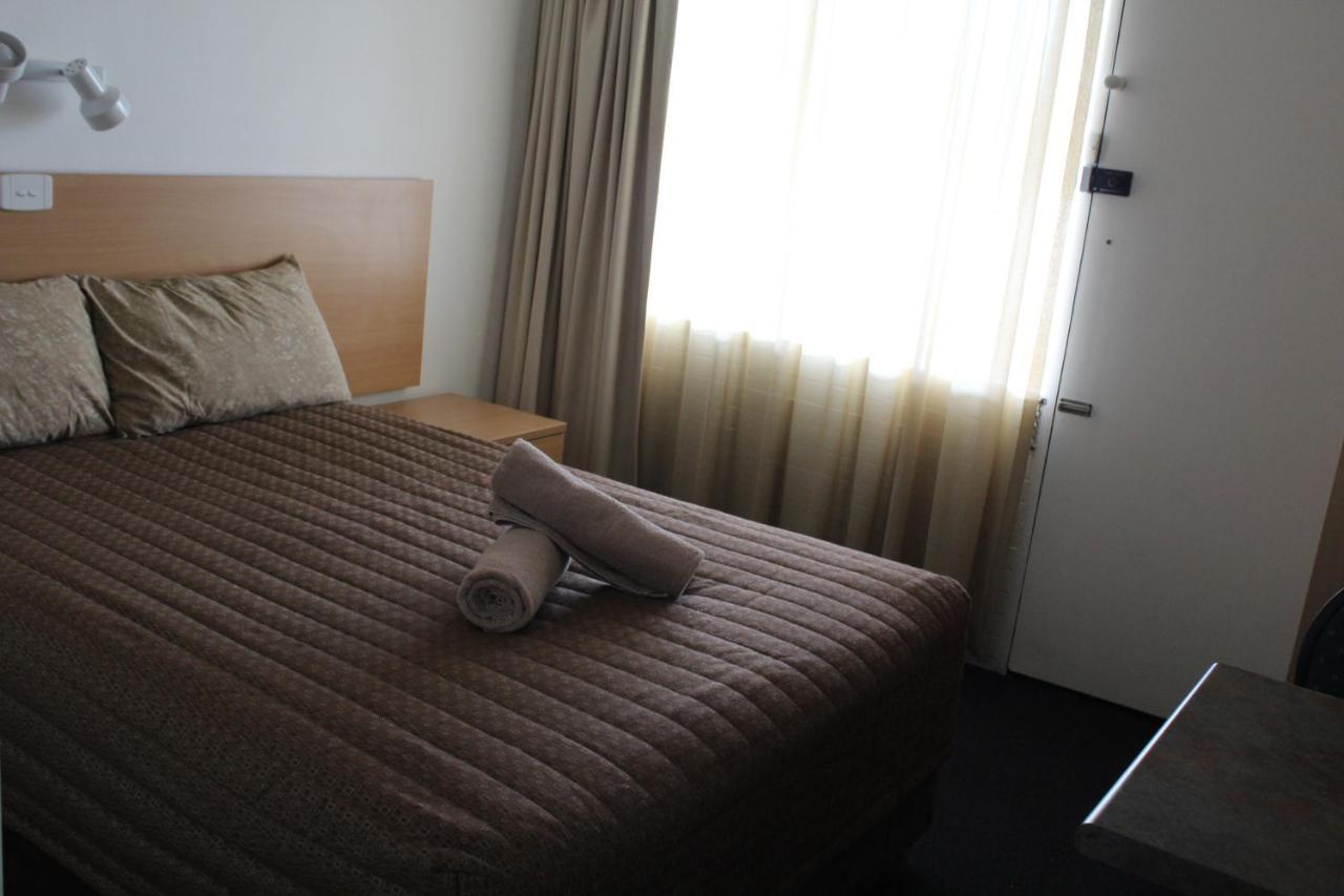 تينتيرفيلد Tally Ho Motor Inn المظهر الخارجي الصورة